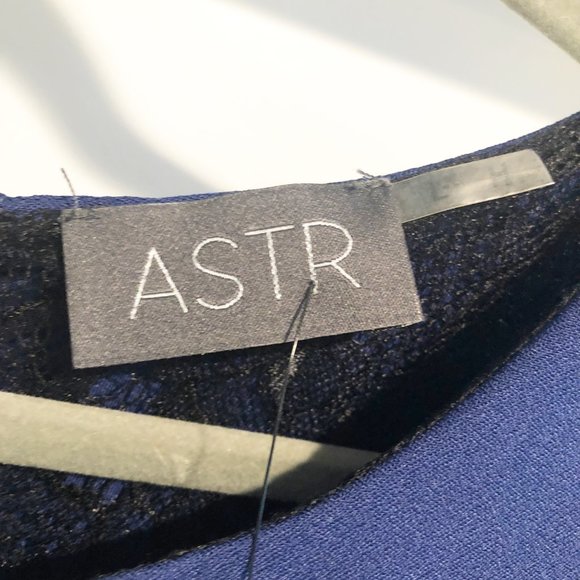 ASTR Black Lace Midriff Inset Stretch Romper Navy Blue L NWT - Picture 4 of 12